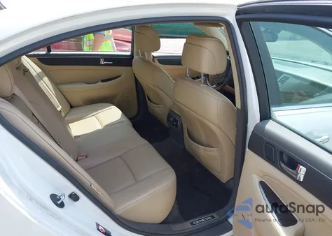 2009 Hyundai Genesis 4.6 z USA, uszkodzony, nr VIN KMHGC46F49U045923